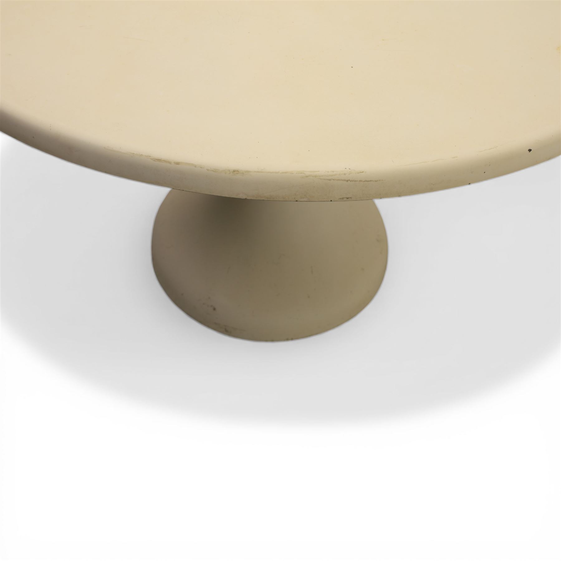 Mid 20th century tulip round white fiberglass table, tapered column base on a circular plinth