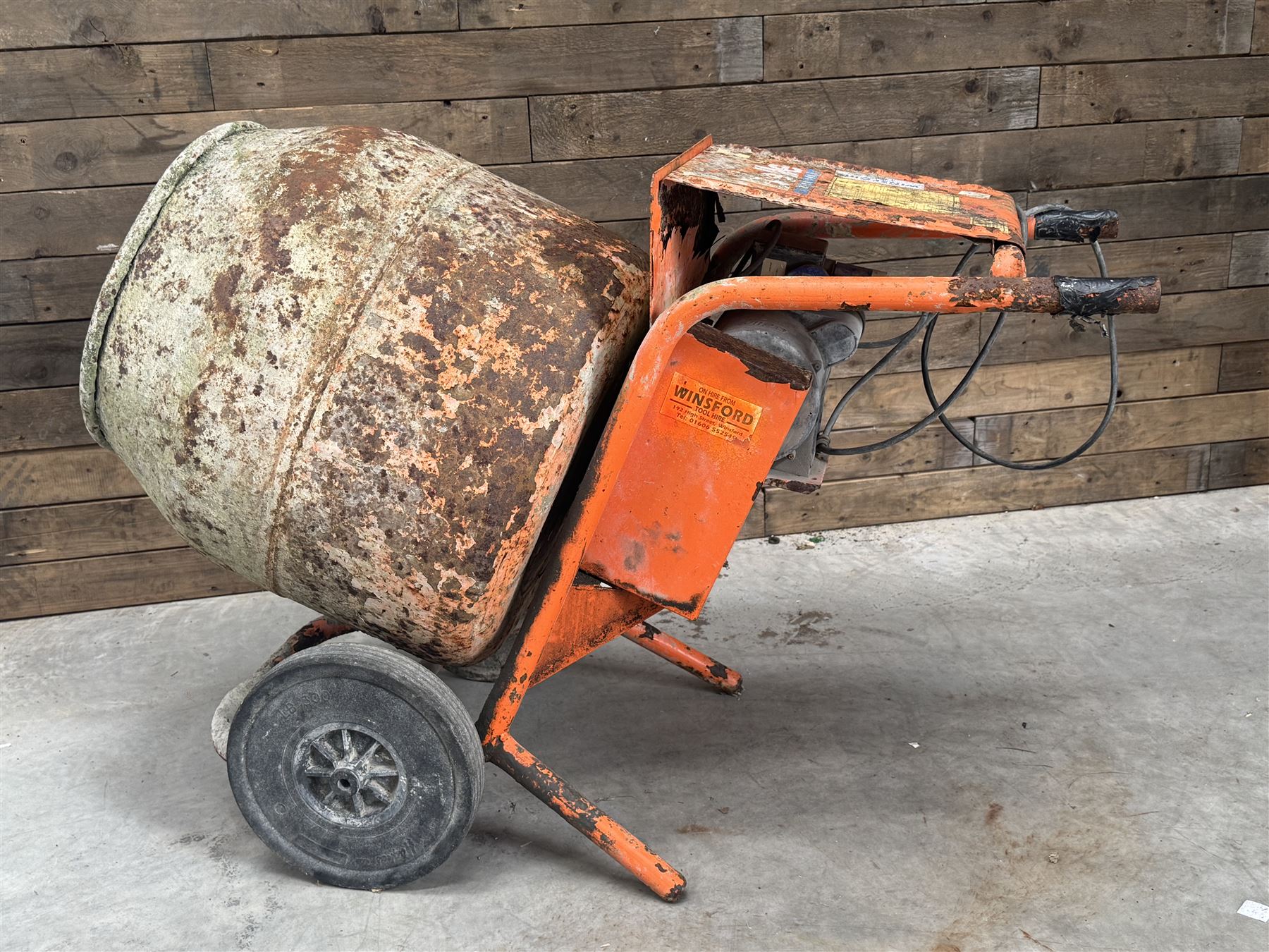 Bell Mini 140 Cement mixer