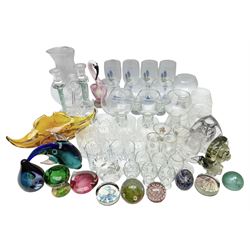 Quantity of glassware to include Mats Jonasson colour wolf paperweight, Murano dolphin and flamingo figures, Caithness Dignity and Tango paperweights, set of six Edinburgh Crystal glass tumblers, art glass dish etc