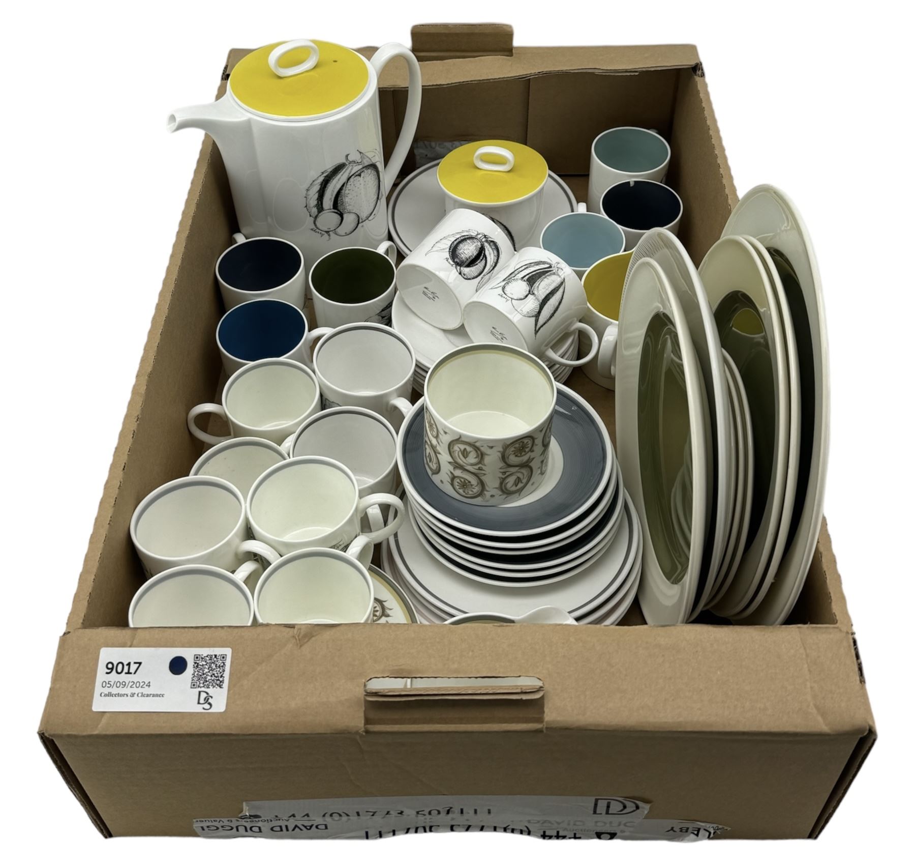 Susie Cooper black fruit part coffee set | Ceramics | 114419