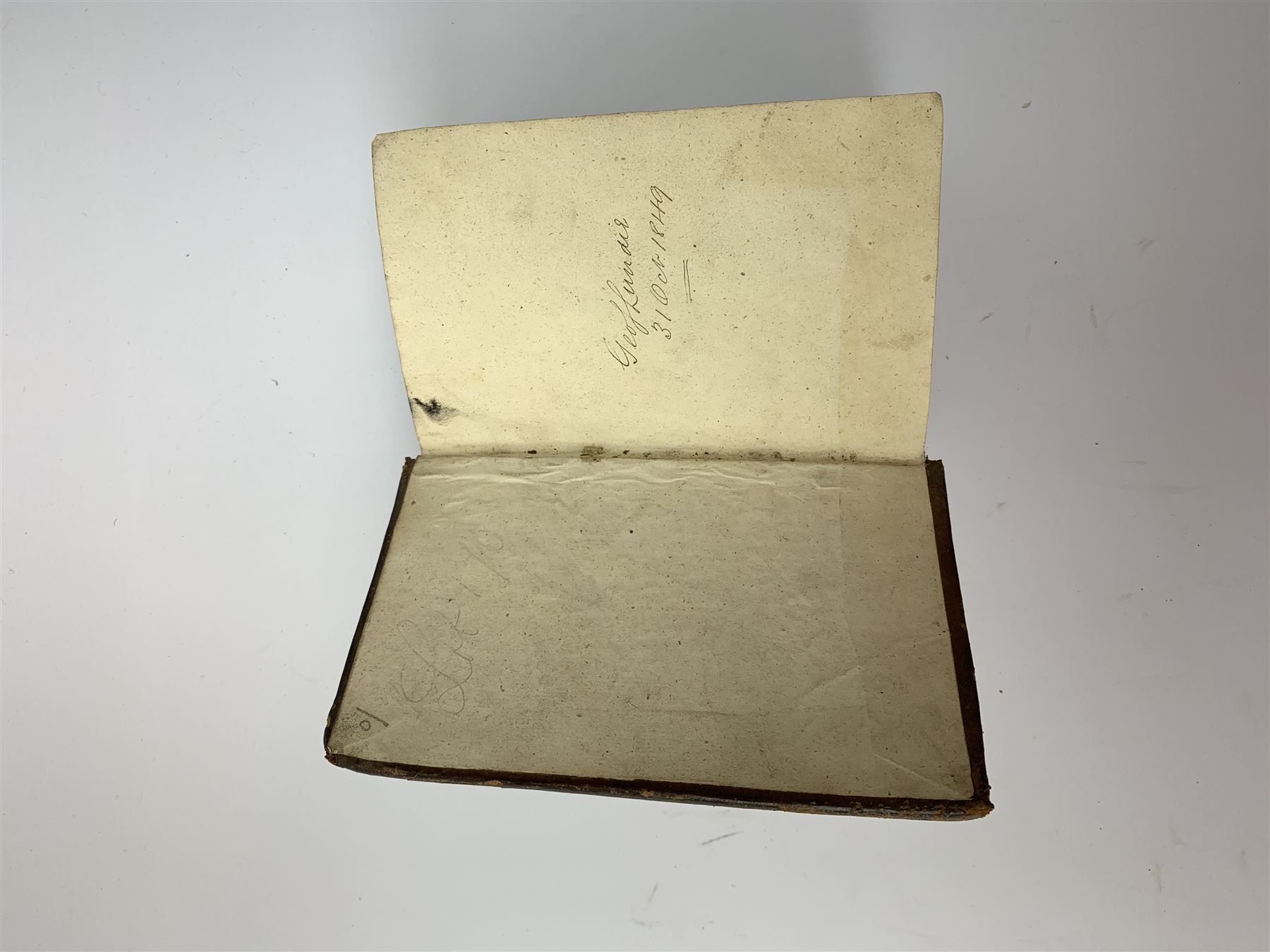 Titi Livii Patavini Romanae Historiae Principis, Libri Omnes, Quotquot Ad Nostram .... 1589. London Edmundum Bollifantum. Six parts in one. Latin. Engraved title page. Full calf binding with ribbed spine.