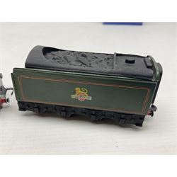 Hornby Dublo - 3-rail - Duchess Class 4-6-2 locomotive 'Duchess of Montrose' No.46232 in BR gloss green and original plain blue box; with tender in separate Tony Cooper box; and Class A4 4-6-2 locomotive 'Silver King' No.60016 in BR gloss green and original box; with tender in separate box (4)