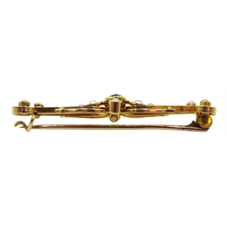  Edwardian gold oval peridot and seed pearl bar brooch, stamped 15ct   

[image code: 3mc]