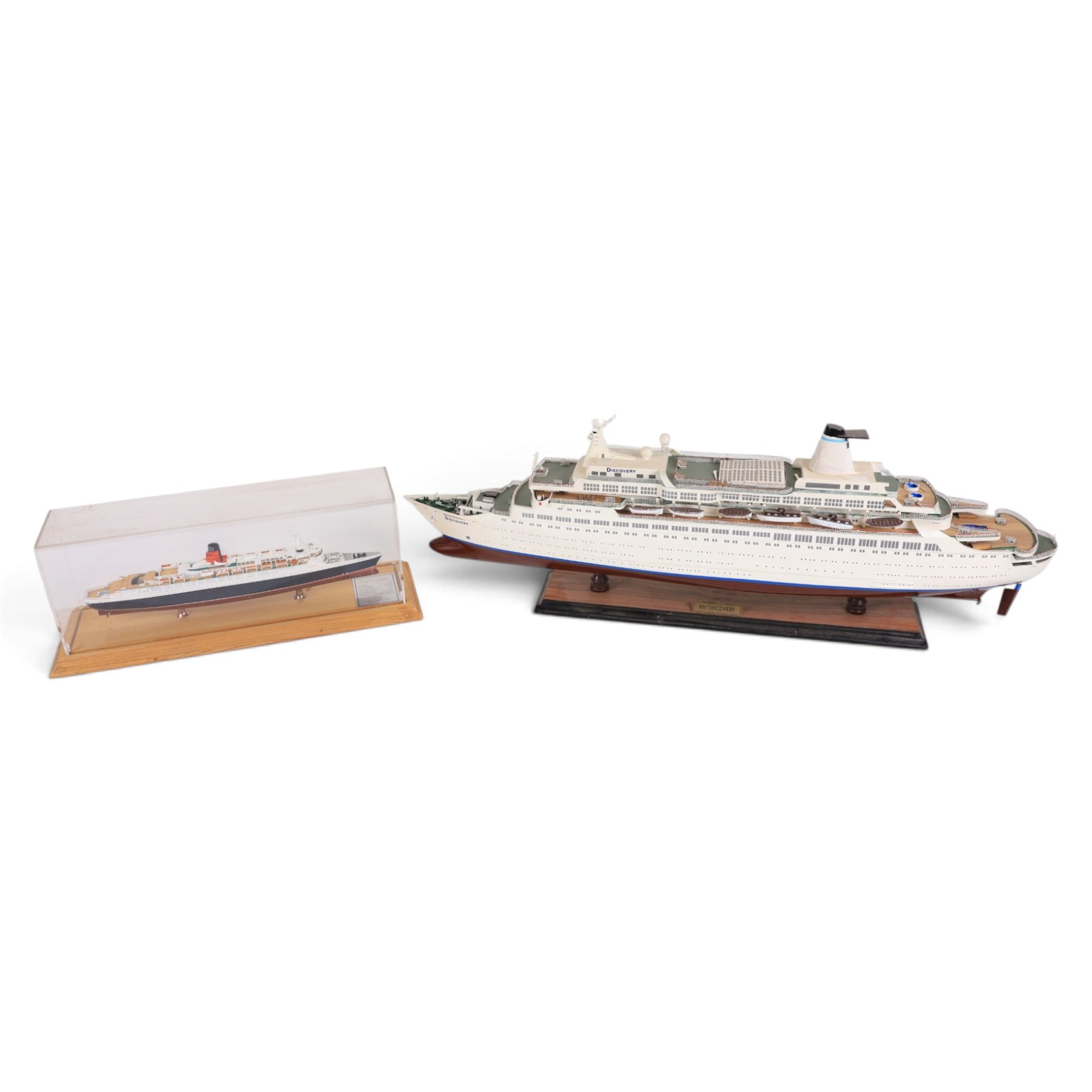 Maritime Replicas 1:771 scale model of Cunard Queen Elizabeth 2, in perspex display case, together with a larger scale model of cruise liner MV Discovery, largest H76cm, W27cm