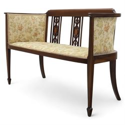 Edwardian mahogany boudoir suite couch, the couch back with three openwork splats inset with oval satinwood panels, the inlaid top rail extending to upholstered outswept ends, raised upon square tapering legs terminating in spade feet