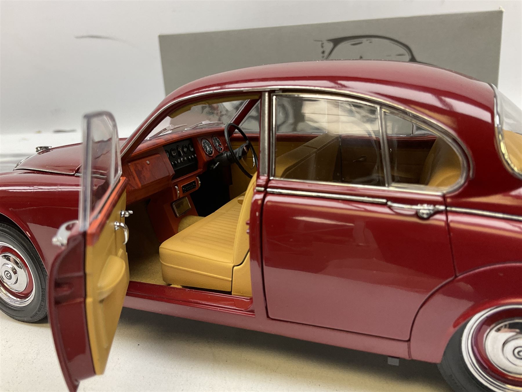 Paragon limited edition 1:18 scale die-cast model of a 1967 Daimler V8-250, No.799/3000, boxed with certificate