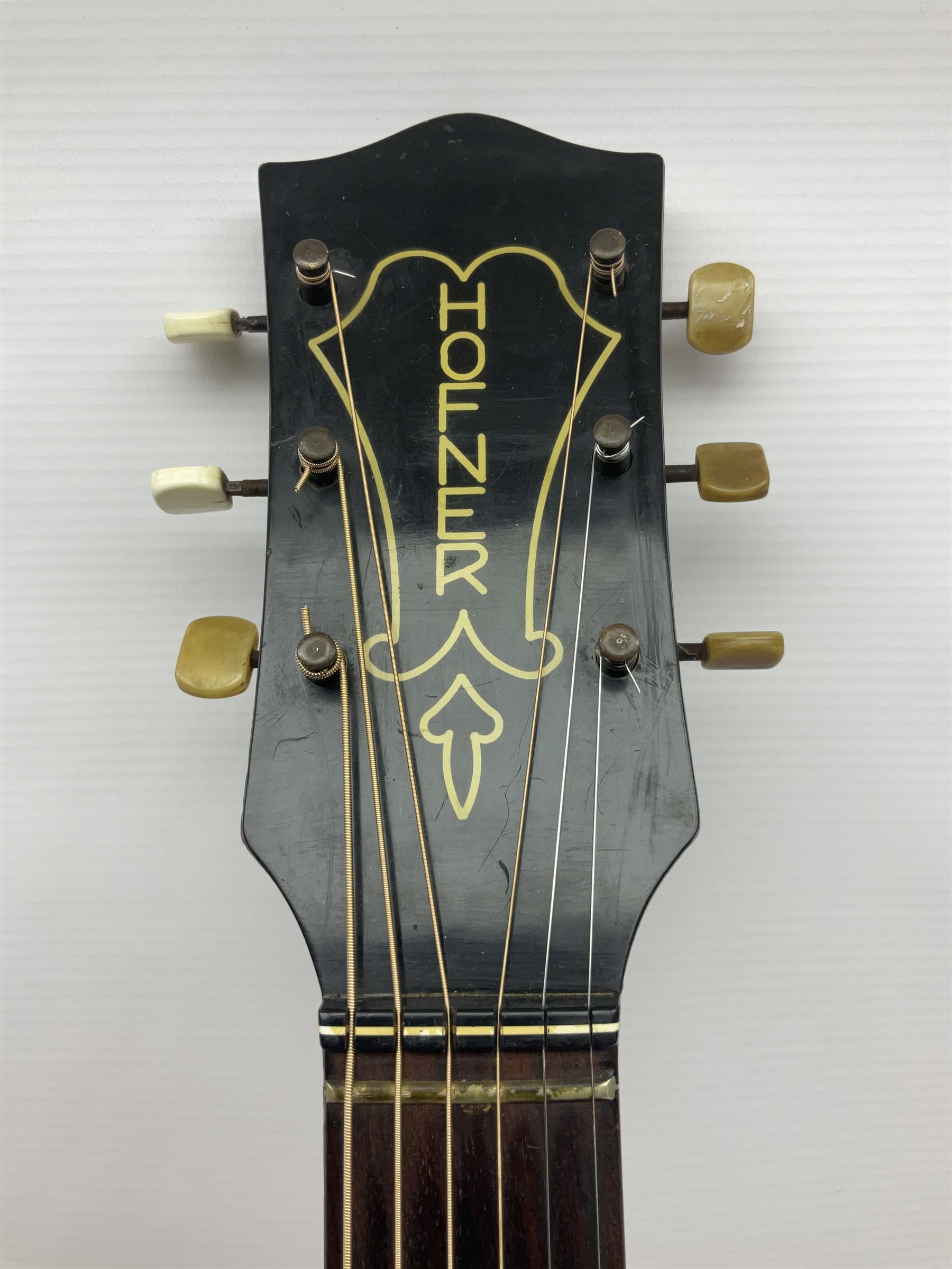 1958 Hofner Senator acoustic guitar with two-tone finish and Hofner label bearing serial no.5315, L104cm overall; in soft carrying case.