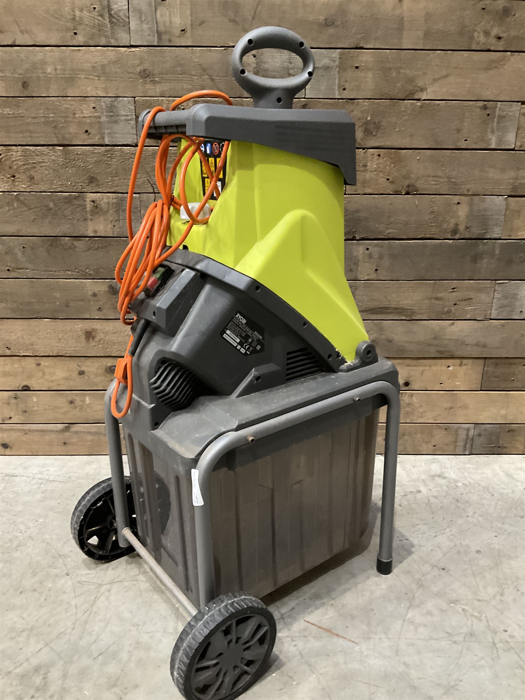Ryobi RSH2545B 2500W electric garden impact shredder