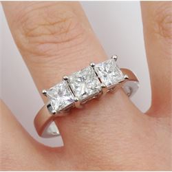 18ct white gold three stone princess cut diamond ring, stamped 750, total diamond weight approx 2.10 carat 