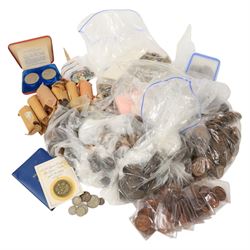 Great British and World coins, including approximately 40 grams of Australian silver coins...