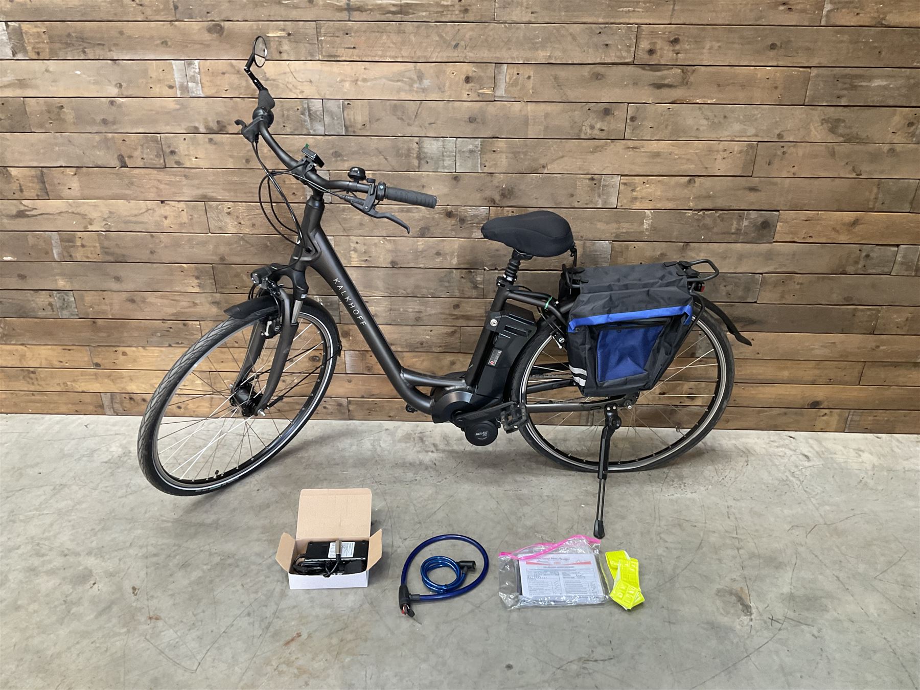 Kalkhoff Jubilee i7 electric bike and 11Ah battery, with charger lock and manual