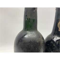 Warre's 1985, vintage port, 75cl unknown proof, and Cockburn 1960, vintage port (2)