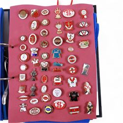 Rugby league enamel badge collection, from Oldham, Rochdale Hornets, St Helens, Salford, Sheffield Eagles, Huddersfield Giants, Hull FC, Hunslet and Keighley Cougars, housed in two folders, (approximately 330)