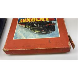 Hornby '0' gauge - Passenger Set No.21 with clockwork No.20 type 0-4-0 tender locomotive No.60985, two coaches and track, boxed; and Tank Passenger Set No.101 for spares or repair with clockwork No.101 type 0-4-0 tank locomotive No.2270, three coaches and track, boxed (2)