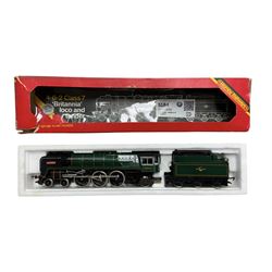 Hornby R063 00 gauge 'Britannia' locomotive, boxed