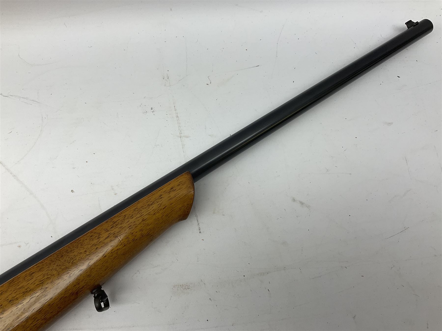 Italian Beretta .22 LR bolt-action or semi-automatic sporting rifle with 52cm barrel, 10-shot magazine and side safety No.10150 L98.5cm overall SECTION 1 FIRE-ARMS CERTIFICATE REQUIRED