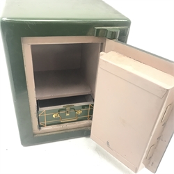 20th century cast iron Tapp & Toothill Ltd, Bradford safe, single door enclosing single drawer, painted green finish, W39cm, H52cm, D39cm