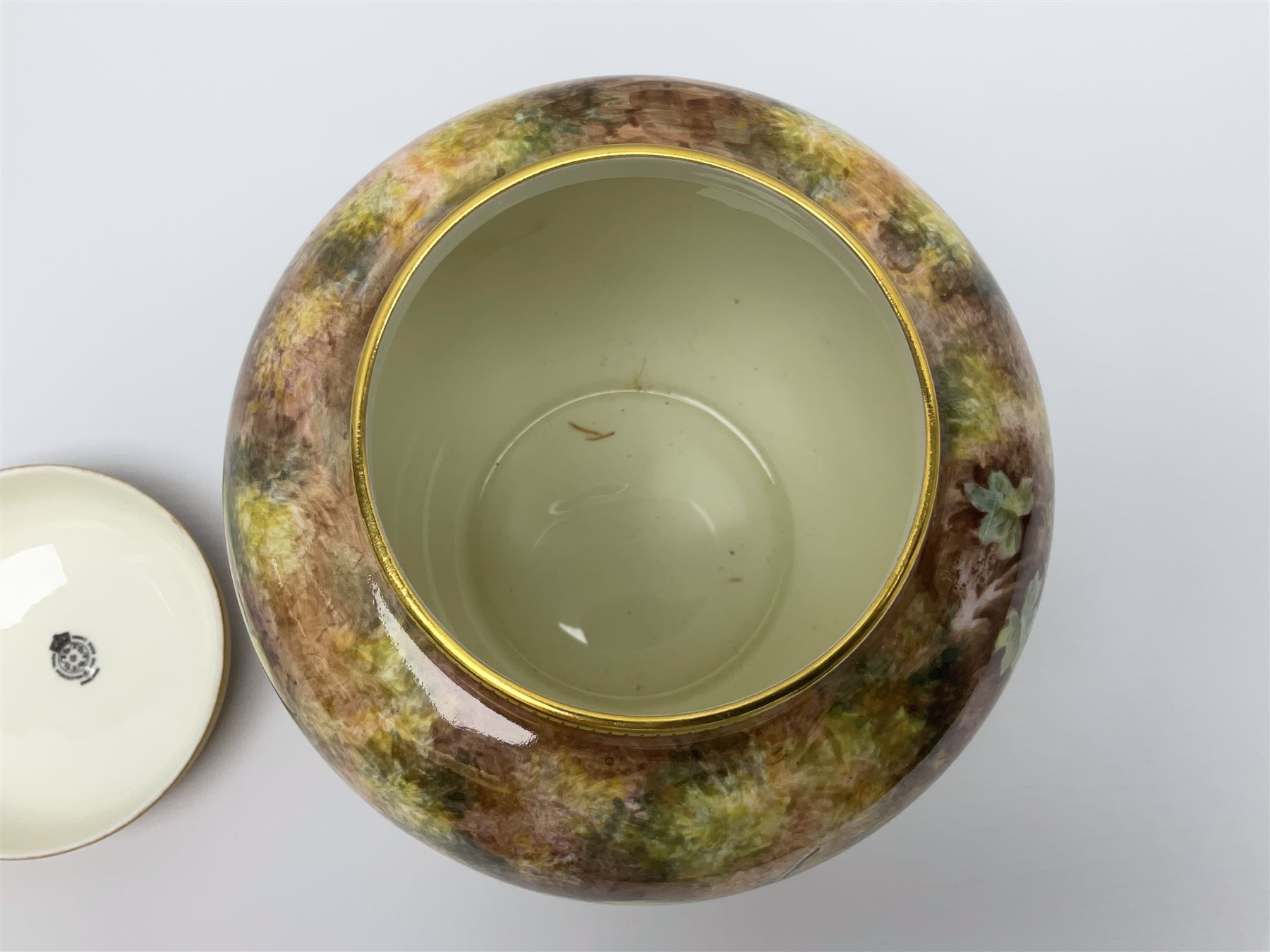 Mid/late 20th century Royal Worcester ginger jar and cover decorated by John Freeman, hand painted with a still life of fruit upon a mossy ground, signed Freeman, with black printed mark beneath and painted shape number 2826, H17.5cm