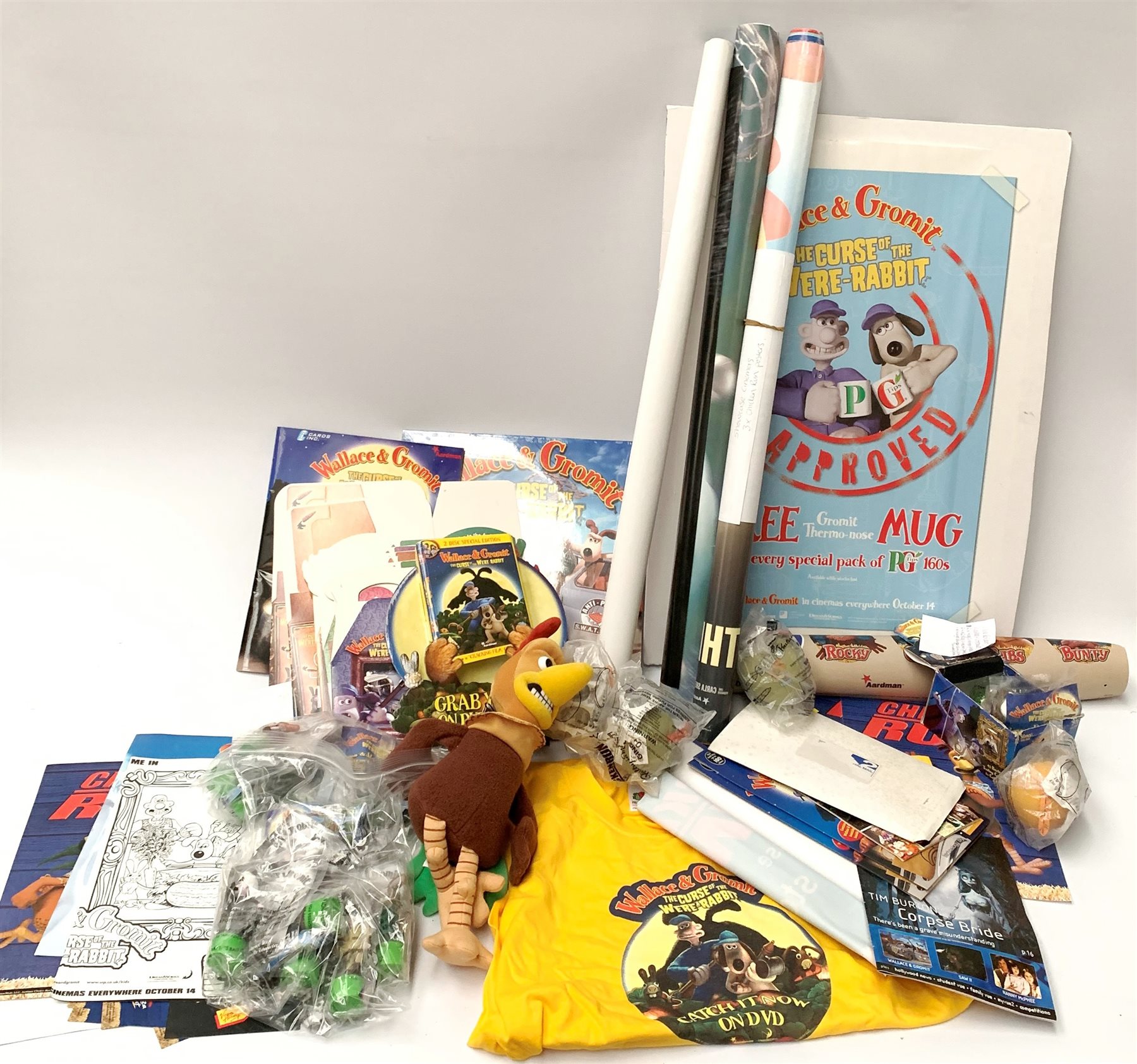  Wallace & Gromit - Chicken Run and Curse of the Were-Rabbit film memorabilia including various two-sided and other cinema posters, advertising posters, fast-food outlet items including posters, unused meal boxes, menus and gifts for Burger King, Pizza Hut, Asda etc, Movie Sticards, shop display items, modelling kit, calendar, T-shirt etc  
