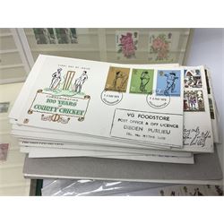 Great British and World stamps, including Queen Elizabeth II mint stamps in presentation packs, PHQ cards, Canada, Rhodesia and Nyasaland etc, in stockbooks and loose