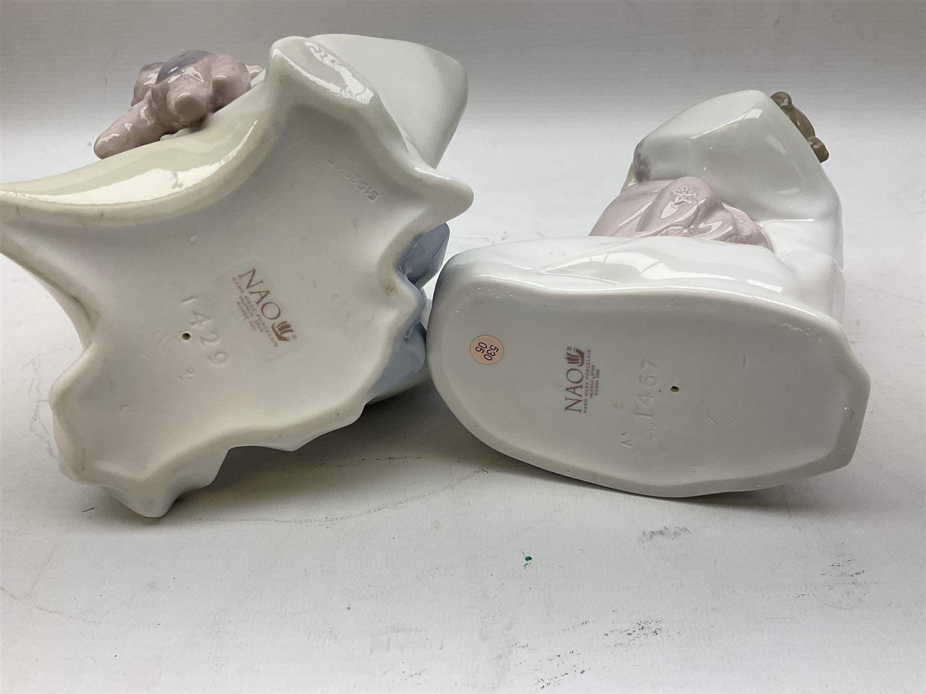 Collection of Nao figures, to include 'Moment with Mummy' no.1429, 'Stories with Grandma' no.1512, 'A Hug of Love' no.1467, together with fourteen further Nao figures and a Cascades clown figure