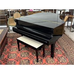 Yamaha - Baby Grand (5' 3