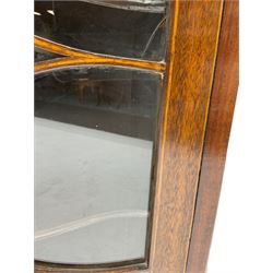 Georgian mahogany wall hanging corner cabinet, enclosed by single door with curved interlacing astragal glazing 