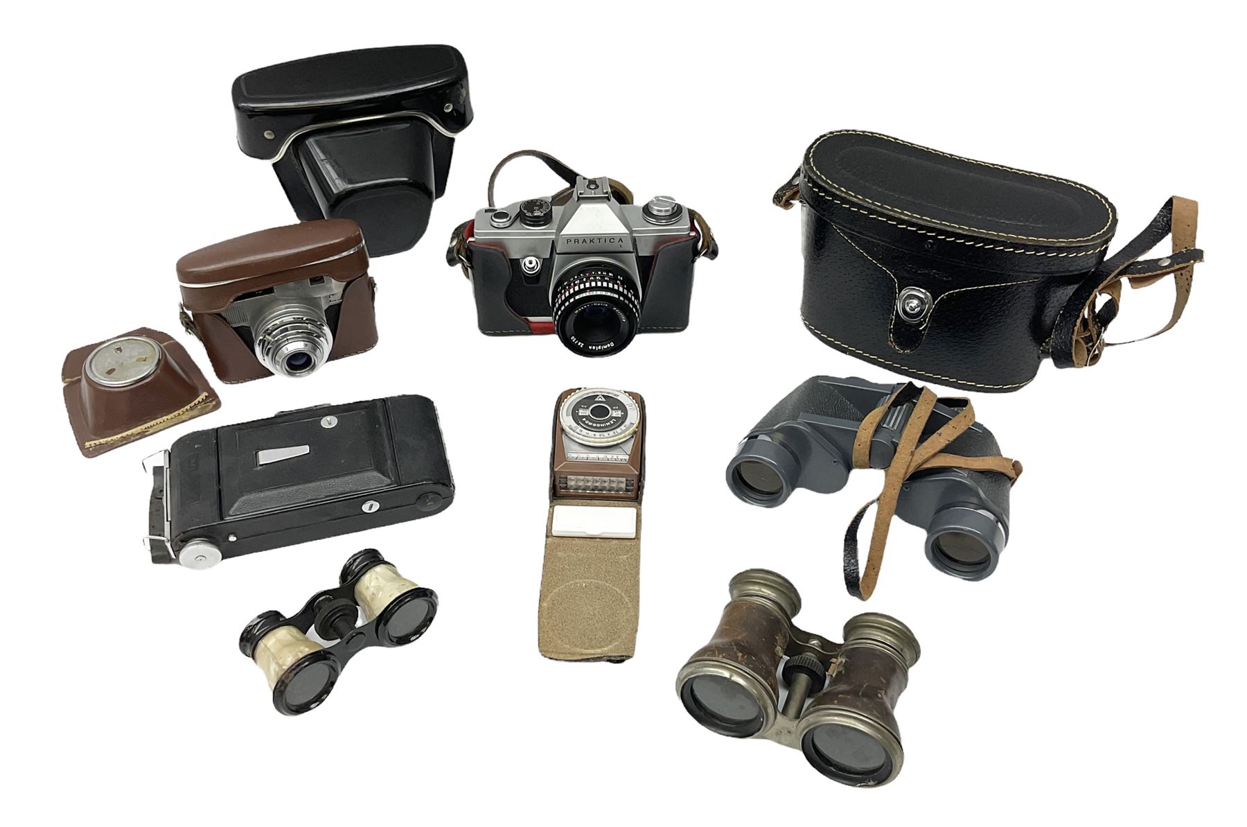 Praktica L camera body, with 'Meyer-Optik Gorlitz Domiplan 2.8/50' lens, CMS Commet II camera, Pair of Janik 8x30 binoculars in a case etc