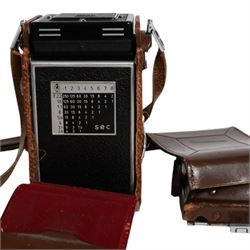 Rollei Franke & Heidecke Rolleiflex Model T medium format TLR camera, serial no. 2384853, with Carl Zeiss Planar 1:3.5 f=75mm and Heidosmat 1:2.8/75 lenses