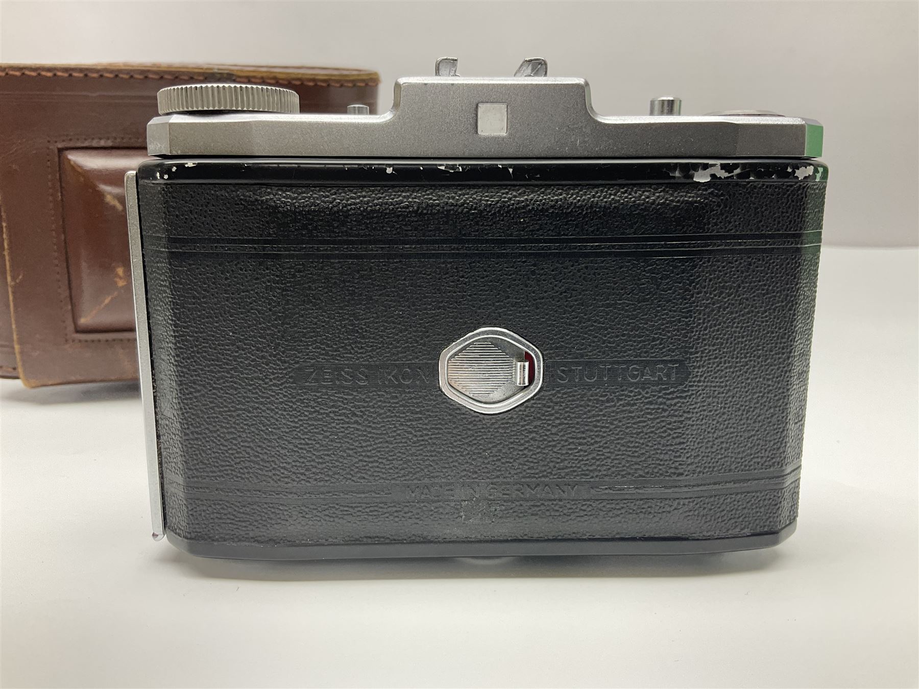 Canon EOS 50e camera body, serial no 8305671 with 'Canon Zoom EF 35-135mm 1:4-5.6' lens together with Halina 35X super camera body, with 'Halina Anastigmat f.c. 1:3.5 f=45mm' lens and other camera equipment 