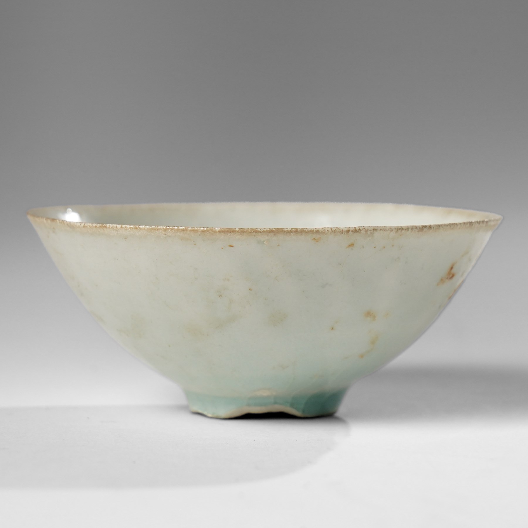 Chinese Song dynasty Qingbai bowl, in a pale blue glaze with incised floral decoration, D9cm