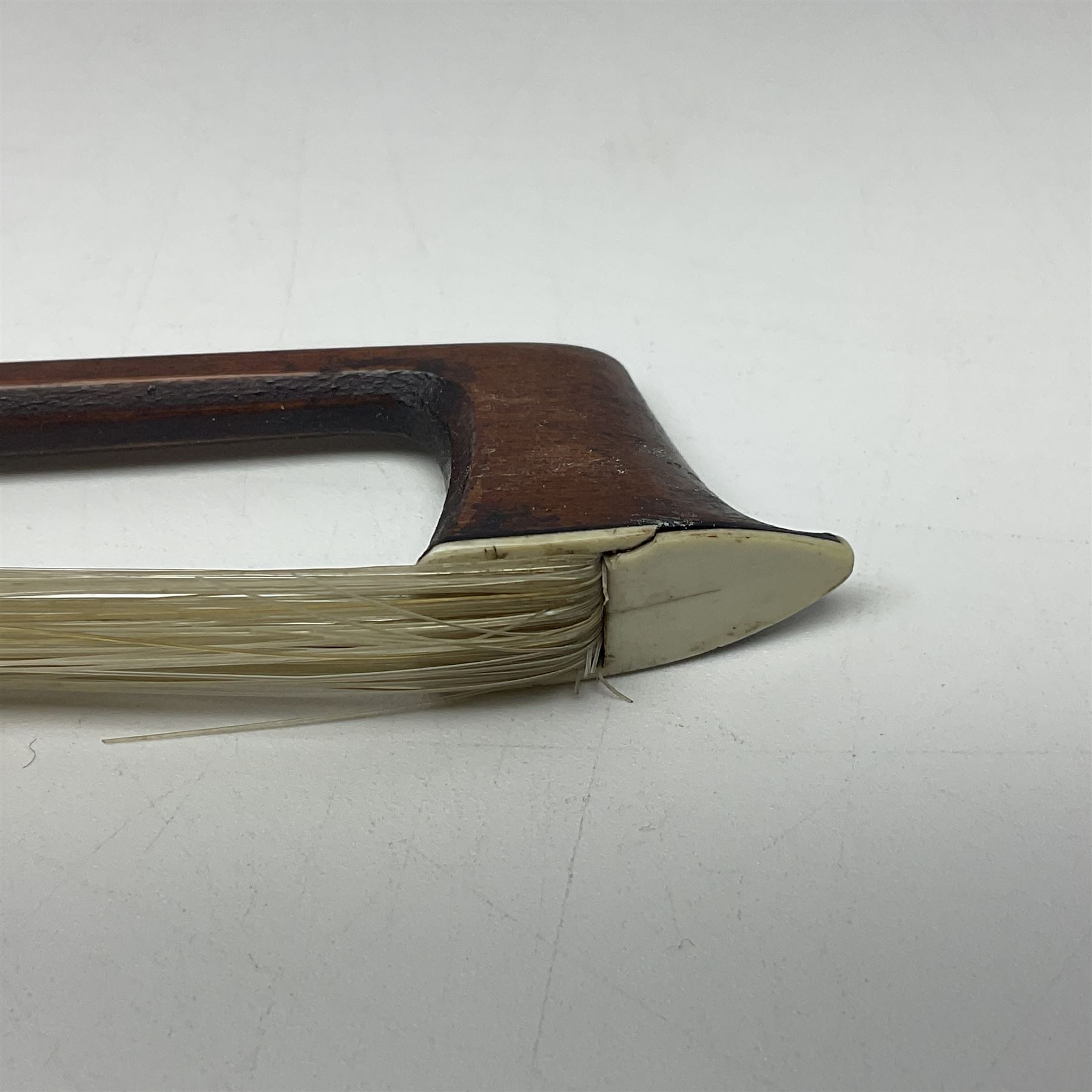 German nickel mounted pernambuco violin bow L74cm