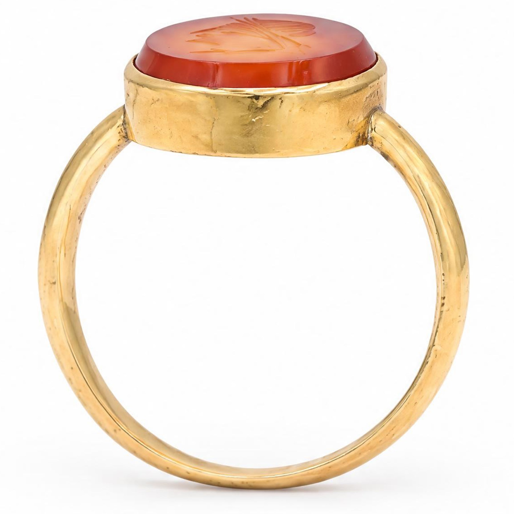 19th / early 20th century 18ct gold agate intaglio seal ring, depicting a Roman soldier