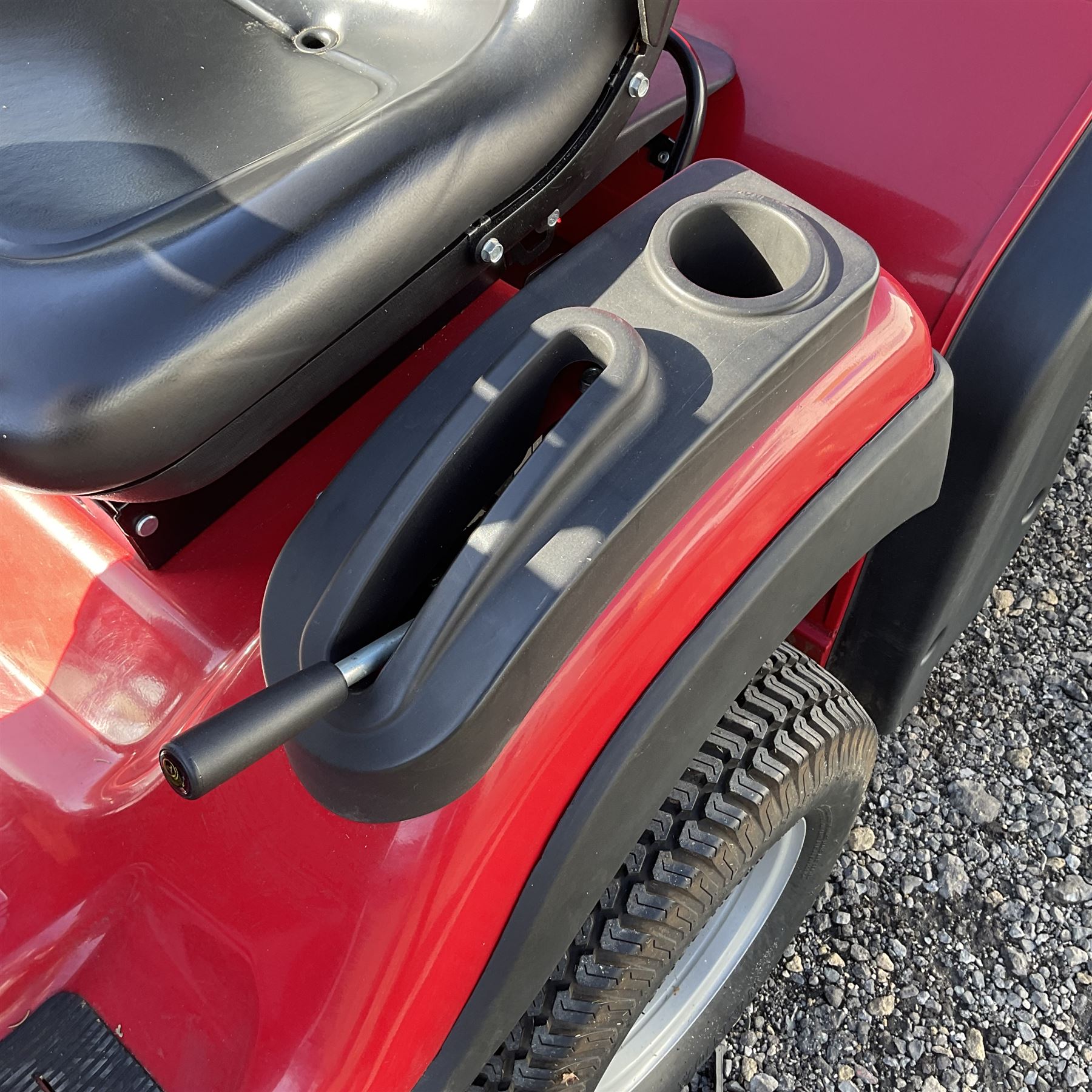 Countax B250 4-Trac ride on lawnmower with lifting jack and papers,