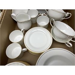 Crownford Queen's China Elegance pattern part tea and dinner service, to include Dinner plates, eight soup bowls, four tea cups etc 