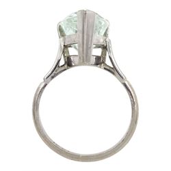 18ct white gold single stone pear shaped aquamarine ring, stamped, aquamarine approx 5.55 carat