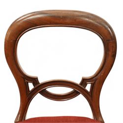 Victorian mahogany pedestal breakfast table on scroll feet, 128x74cm, with four walnut balloon back dining chairs with vase reeded legs, 89x45x44cm 