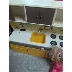 Pedigree Sindy's House and furniture, including shower, kitchen unit, washbasin, china cabinet and bed, all boxed, together with Barbie doll and horse