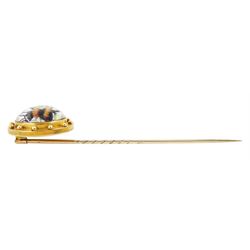 19th / early 20th century 18ct gold Essex crystal bee stick pin, the border with bead decoration
