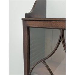 Georgian mahogany Gothic wall hanging cabinet, enclosed by two ogee pointed arch astragal glazed doors, plain sides with shaped top and bottom brackets