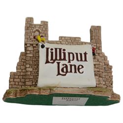 Twenty seven Lilliput Lanes, including The China Shop, Ostlers Keep, Runswick House, Spring Bank etc, ten with boxes and deeds