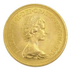 Queen Elizabeth II 1974 gold full sovereign coin