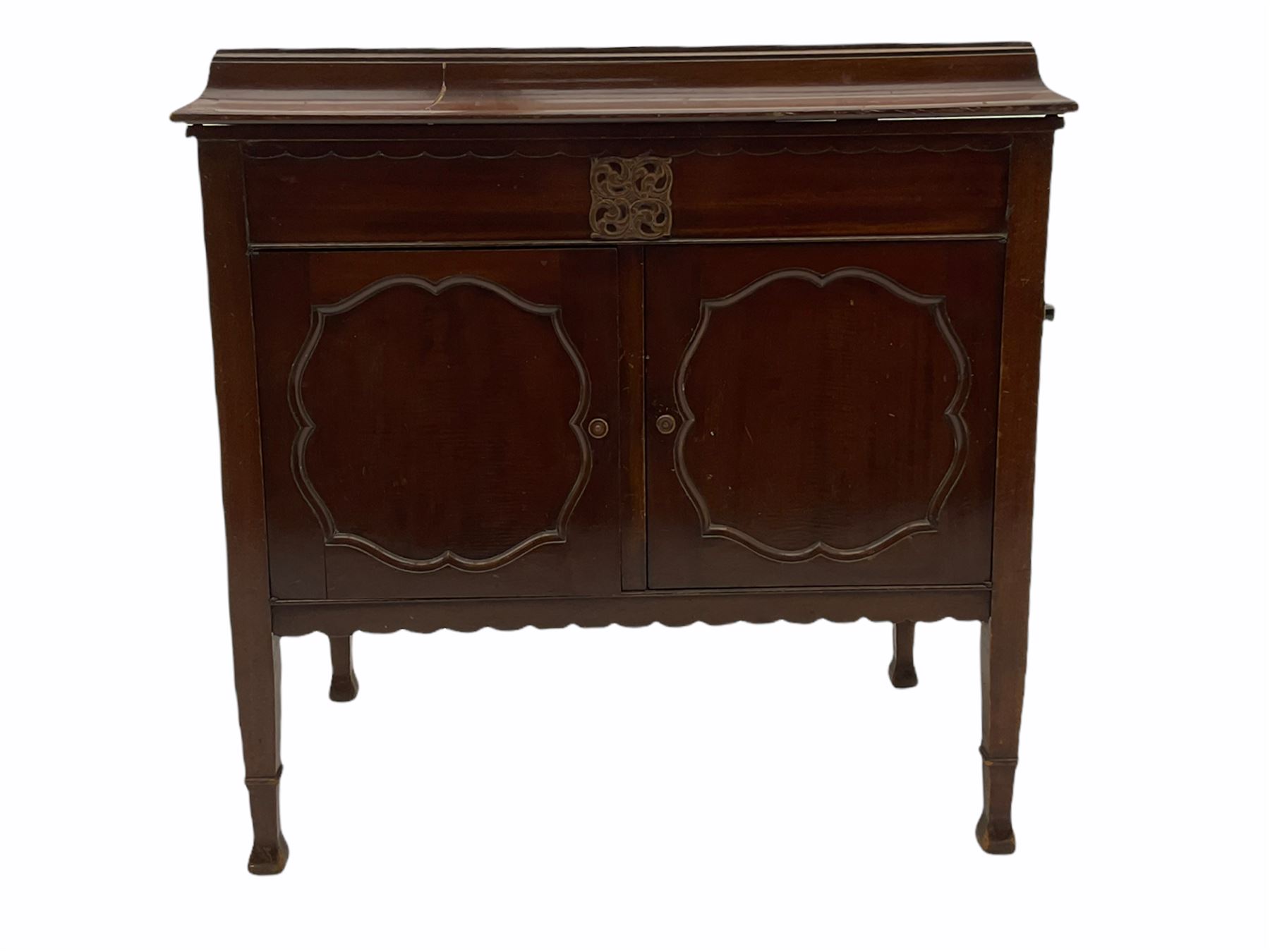 Gilbert gramophone in mahogany cabinet