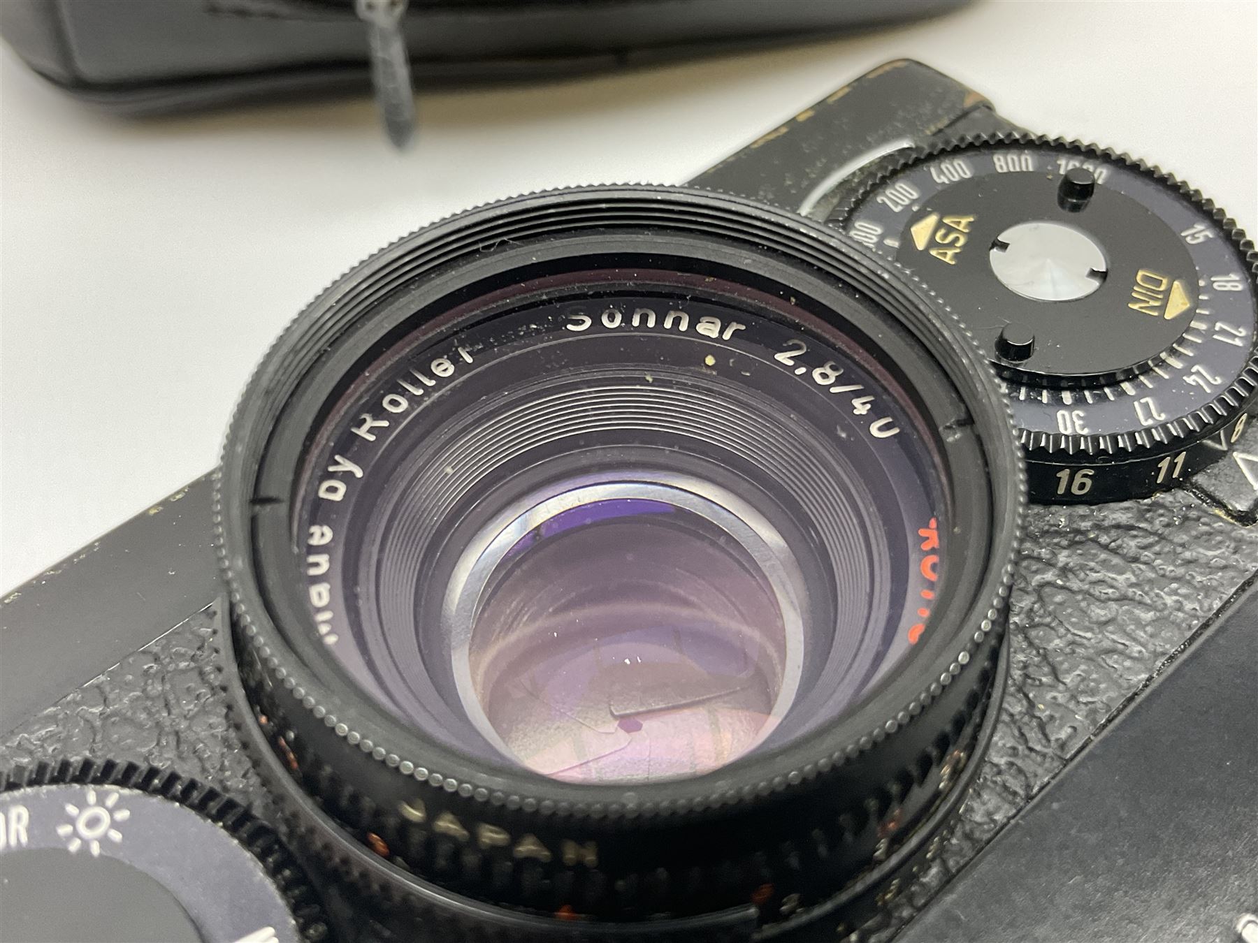 Rollei 35 S Compact Camera, black, with 'Rollei HFT 40mm f/2.8 Sonnar' lens, in leather case