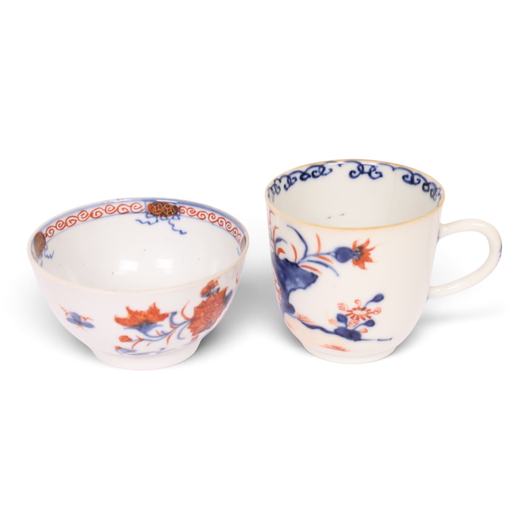Lowestoft Redgrave tea bowl, decorated in the Two Birds pattern, circa 1780, D8.5cm, together with another similarly decorated coffee cup, H6.5cm