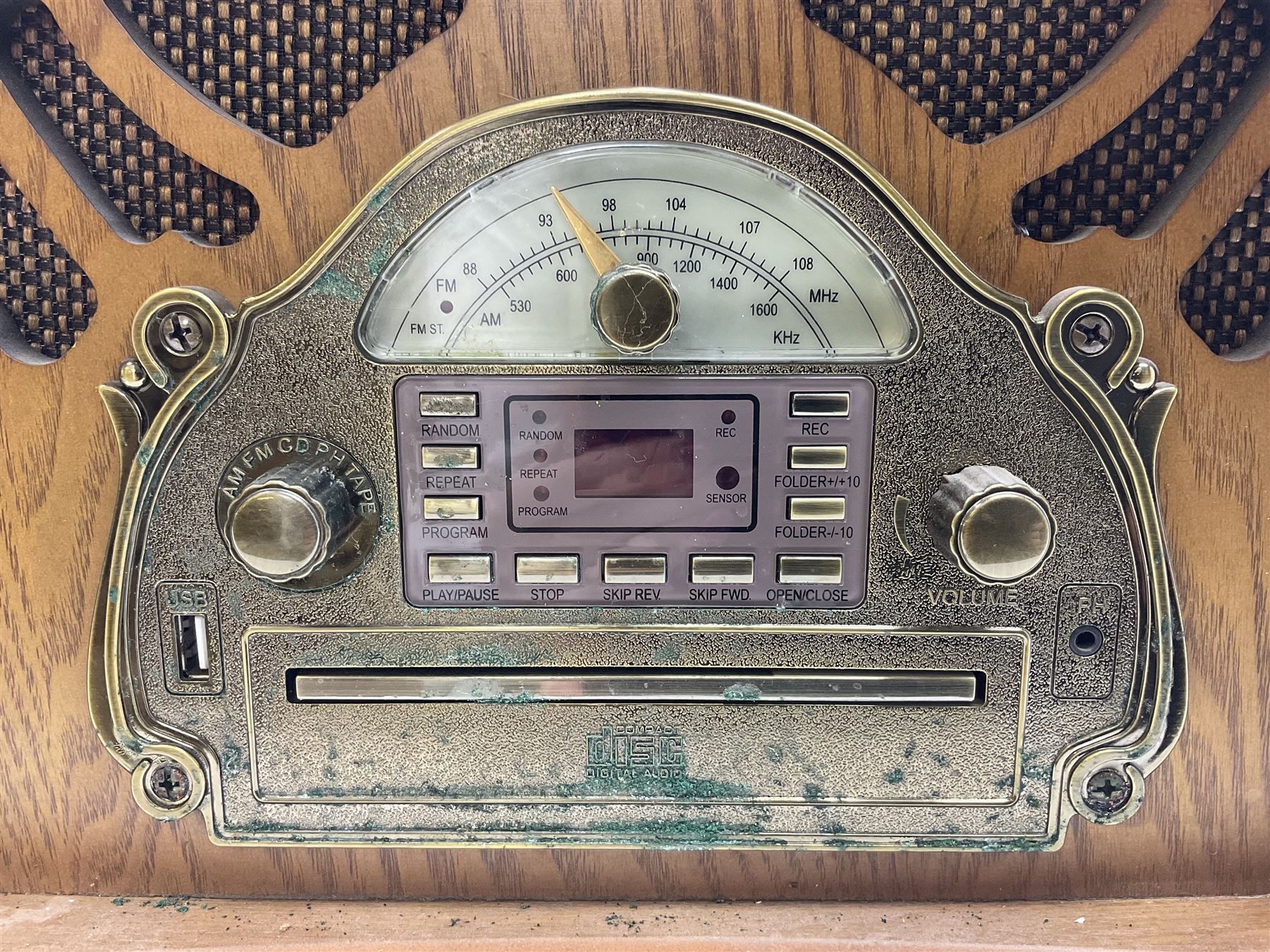  Roadstar HIF-1850TUMPK retro style record player with gramophone 