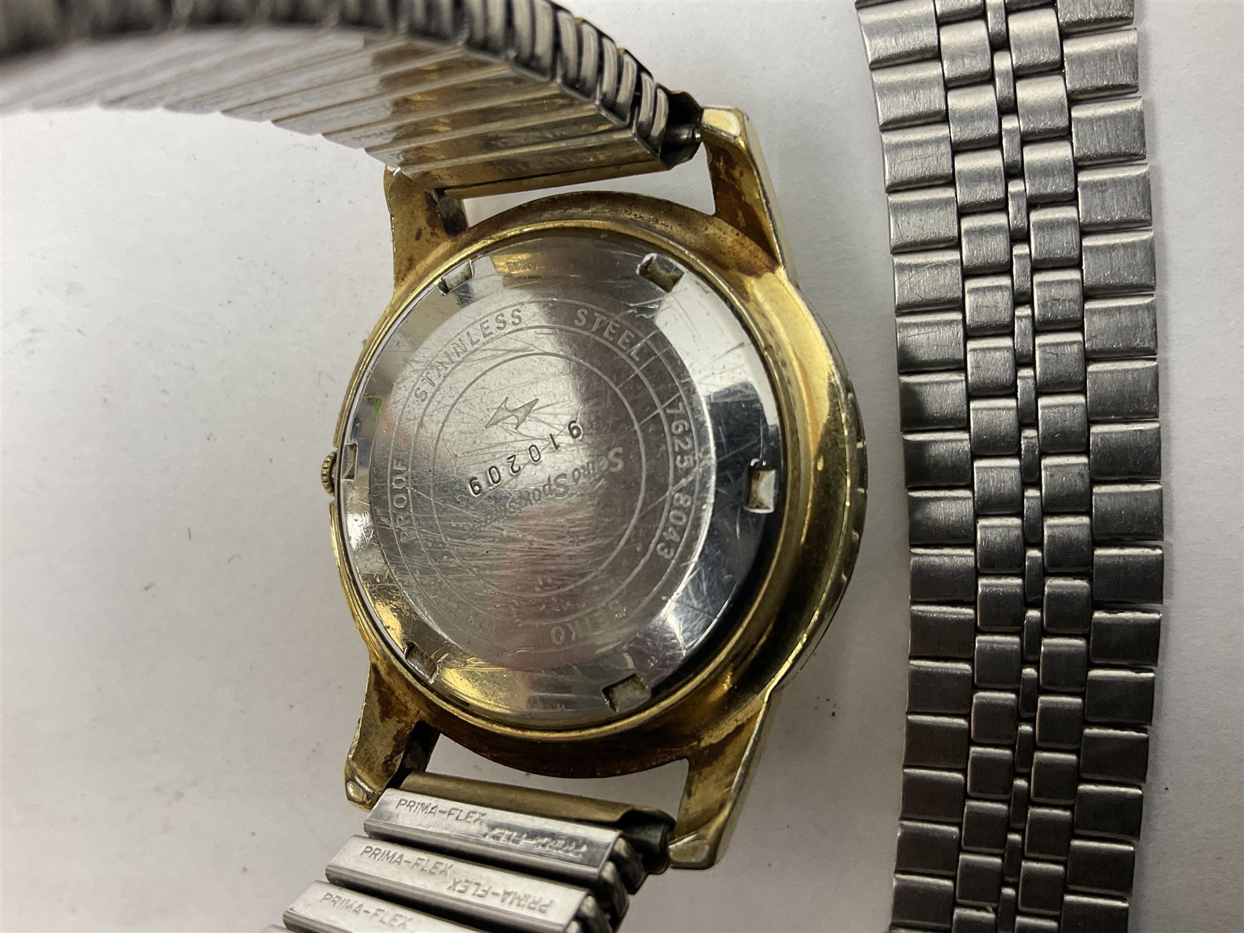 Four wristwatches including Seiko automatic, Sekonda, Timex and Ingersoll, silver Acme Lever pocket watch by H Samuel, 9ct gold keepers ring, silver and 9ct gold paste stone set cluster ring, silver and stone set silver jewellery and other vintage jewellery