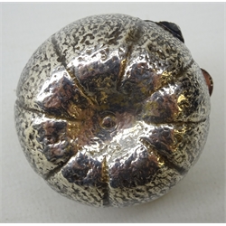  Silver lidded box in the form of a Pumpkin, markers marks J S & M J with London import marks 1978  