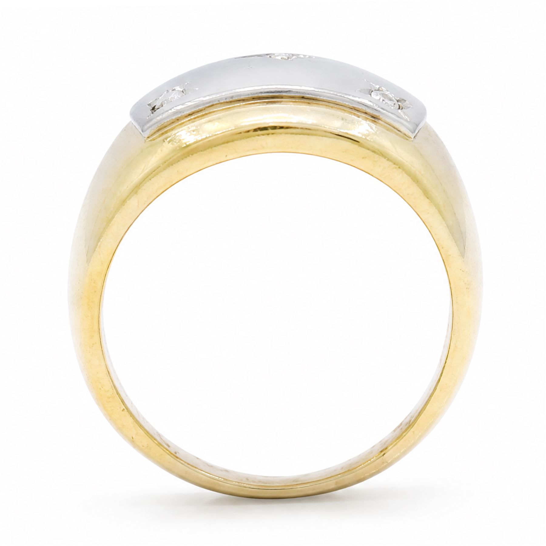 18ct gold curved diamond ring, five rubover set diamonds, set in white gold to a polished yellow gold shank, stamped 750, total diamond weight 0.30 carat