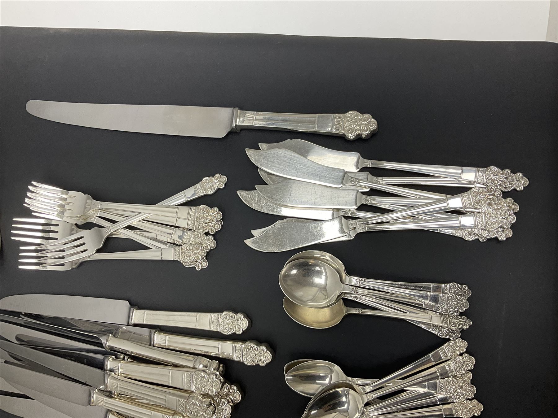 Gee & Holmes Ltd Elizabethan pattern part canteen of silver plated cutlery, stamped GH Heritage Plate